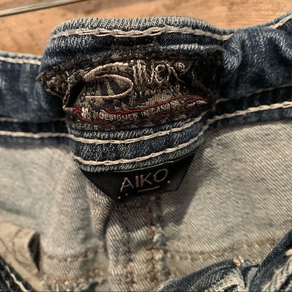 Silver Aiko Slim Super Stretch Cutoff Shorts Light Wash Size 16 - Picture 3 of 10